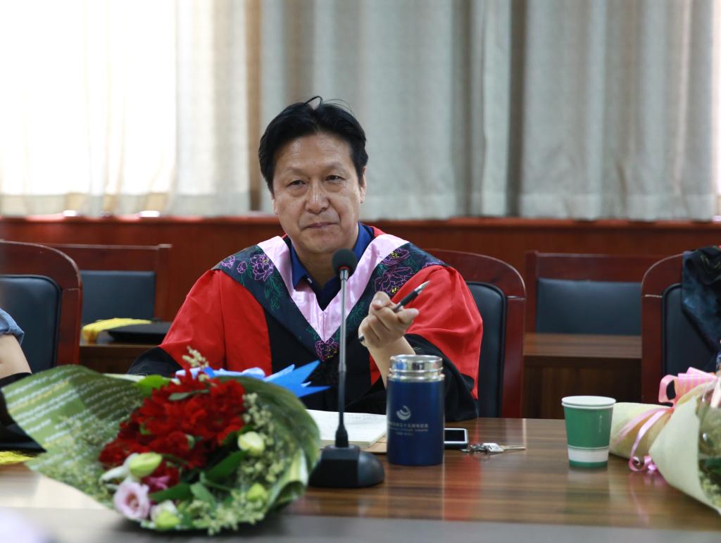 我院举行2018届研究生毕业生座谈会-河南工业大学新闻与传播学院